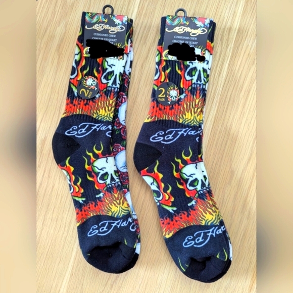 NWT Ed Hardy Cushioned Crew Socks - 2 Pair/Pack - 2 different Skull Prints/Pack - Picture 2 of 7